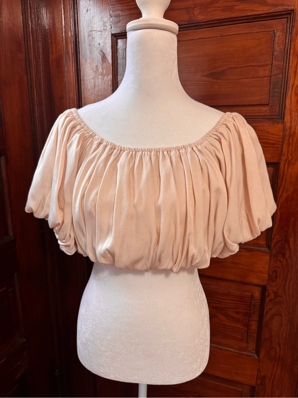 Boutique Cropped Off-Shoulder Top - Picture 2 of 8